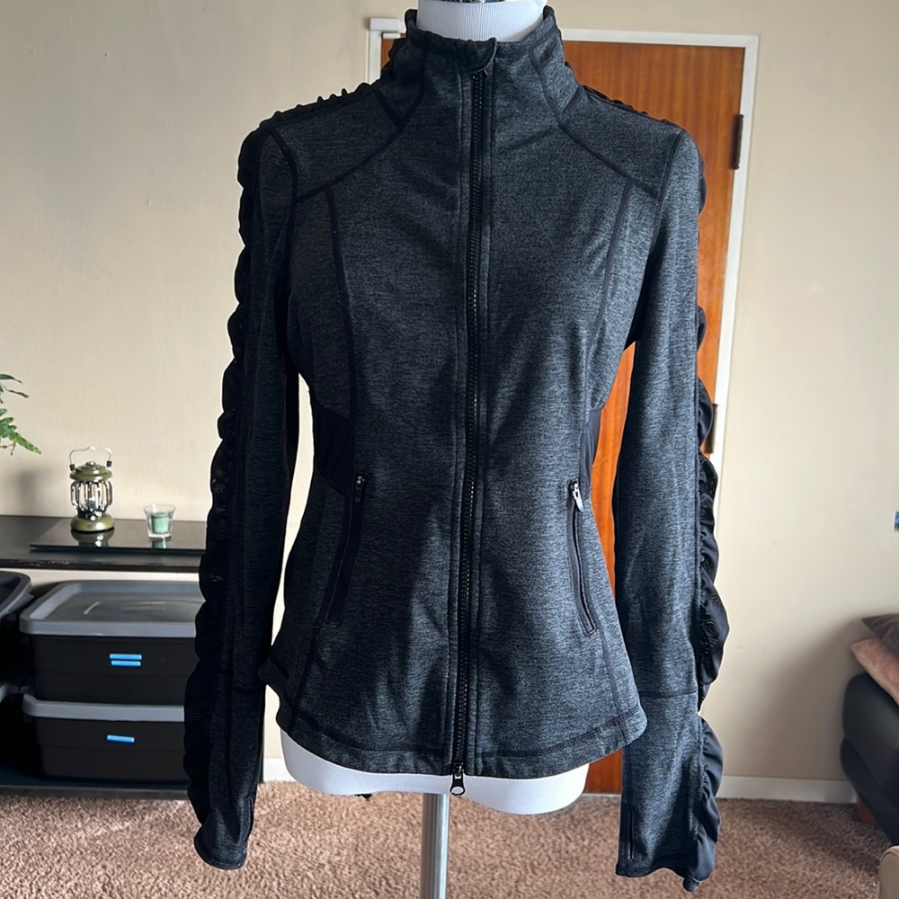 EUC Zella Medium Zip Up Sweatshirt Rouched